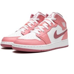 Nike “Valentine’s Day” kids size 6 fits like adult 7